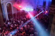 Σμύρνη: Πάρτι ηλεκτρονικής μουσικής μέσα σε Ορθόδοξη Εκκλησία