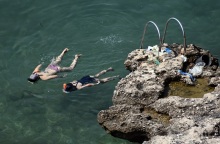 Περιφέρεια Αττικής: Τα σημεία που δεν επιτρέπεται η κολύμβηση