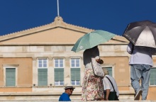 Καιρός σήμερα - Καύσωνας: Δεύτερη ημέρα με τη θερμοκρασία στους 40 