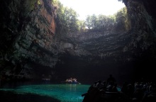 Το σπήλαιο της Μελισσάνης στην Κεφαλονιά, η οποία βρέθηκε στην κορυφή της λίστας της Daily Telegraph