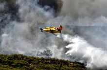 Αδιάκοπη μάχη με τις φλόγες στη Ρόδο – Ύφεση στα πύρνινα μέτωπα Λακωνίας και Δυτικής Αττικής
