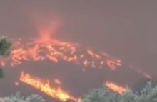 Φωτιά στη Ρόδο: Οι ακραίες συνθήκες δημιούργησαν πυροστρόβιλο