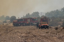 Φωτιά στη Ρόδο: Πυροσβεστική επί ποδός 