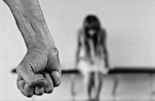 Κακοποίηση - Ξυλοδαρμός