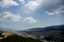 Σύννεφα πάνω από την Αθήνα