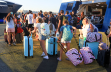 Επιβατική κίνηση στο λιμάνι του Πειραιά