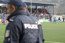 Αστυνομικός σε γήπεδο