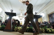 Ο Ζελένσκι υπαινίσσεται μια λύση μέσω διαπραγμάτευσης για την Κριμαία