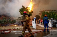 Φωτιές: «Μάχη» με 68 πυρκαγιές σε όλη τη χώρα