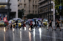 Βροχή στο κέντρο της Αθήνας