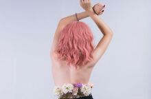 Ποια χρώματα ταιριάζουν στις ξανθές, τις μελαχρινές, τις καστανές και τις κοκκινομάλλες