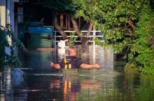 Πλημμυρικά φαινόμενα σε συνοικίες της Λάρισας © ΛΕΩΝΙΔΑΣ ΤΖΕΚΑΣ / EUROKINISSI