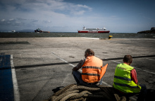 Τέλος στην πολύωρη ταλαιπωρία για τους επιβάτες του «Fast Ferries Andros»