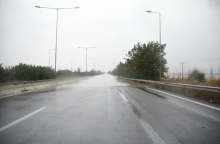 Πλημμυρισμένη Εθνική Οδός Θεσσαλονίκης - Αθήνας κοντά στα διόδια Μοσχοχωρίου