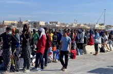 Αφίξεις-ρεκόρ μεταναστών στη Λαμπεντούζα της Ιταλίας