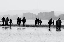 Στο βιβλίο της Βίβιαν Αβρααμίδου Πλουμπή  «Της ντροπής» η Ιστορία της Κύπρου. Τα Βαρώσια και η Αμμόχωστος. 