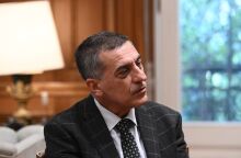 Ο νέος περιφερειάρχης Θεσσαλίας Δημήτρης Κουρέτας στο Μέγαρο Μαξίμου © TΑΤΙΑΝΑ ΜΠΟΛΑΡΗ/EUROKINISSI