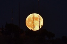 Το «φεγγάρι του κυνηγού» στον νυχτερινό ουρανό της 28ης Οκτωβρίου