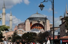 Κωνσταντινούπολη: Συνελήφθησαν σπουδαστές της Σχολής Ικάρων - Άνοιξαν ελληνικές σημαίες στην Αγιά Σοφιά