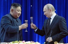 Βόρεια Κορέα: Η Πιονγκγιάνγκ προμηθεύει τη Μόσχα με ένα εκατομμύριο βλήματα πυροβολικού