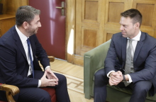 Συνάντηση Κασσελάκη-Ανδρουλάκη στη Βουλή