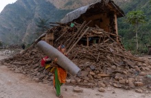 Νέες δονήσεις στο Νεπάλ τρεις ημέρες μετά τον φονικό σεισμό της Παρασκευής