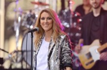 Η Celine Dion έκανε μια σπάνια εμφάνιση μετά από 3,5 χρόνια σε συναυλία της Katy Perry 