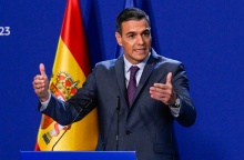 Ο Σάντσεθ έλαβε την υποστήριξη του Πουτζντεμόν για να παραμείνει στην εξουσία - Αντιδράσεις από τους συντηρητικούς για αμνηστία σε 1.400 ακτιβιστές