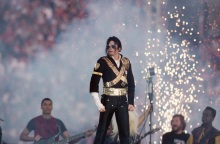 «O Μάικλ Τζάκσον ζει»