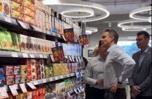Ο Κυριάκος Μητσοτάκης σε σούπερ μάρκετ