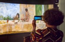 Φωτεινή Στεφανίδη: Η Σιωπηλή Ευωχία είναι ένα ατελείωτο εικαστικό τραπέζωμα 