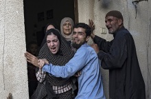 Γάζα: Βομβαρδισμός σχολείου με τουλάχιστον 80 νεκρούς