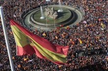 Πλήθος κόσμου κατά του Σάντσεθ στη Μαδρίτη