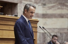 Μητσοτάκης προς ΣΥΡΙΖΑ: «Κινδυνεύετε να γίνεται κόμμα Black Friday με -50% παρουσία»