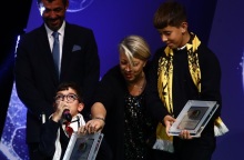 «Να μην φοβούνται οι φίλαθλοι να πάνε γήπεδο με τα χρώματα της ομάδας τους» - Το ηχηρό μήνυμα του Γιάννη Παπαστεφανάκη