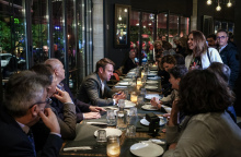 Δείπνο Κασσελάκη με την ΚΟ του ΣΥΡΙΖΑ στο Παγκράτι