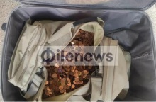 Λεμεσός: Νεαρός πήγε να πληρώσει πρόστιμο 500 ευρώ με 15.500 κέρματα των 1, 2, 5 και 10 σεντ - Η βαλίτσα ζύγιζε 50 κιλά