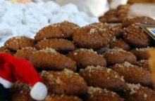 Καλάθι των Χριστουγέννων: «Εξαφανίστηκαν» κουραμπιέδες και μελομακάρονα