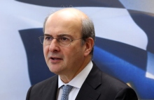 Κωστής Χατζηδάκης:  Οι 4 αλλαγές στο νομοσχέδιο για τη φοροδιαφυγή - Ποιους αφορούν Καφενεία, περίπτερα, ταξί και ασφαλιστές οι κερδισμένοι