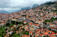 Ανακοίνωση ξενοδόχων Αράχωβας: «Δεν είναι δυνατό να δικάζεται μια ολόκληρη κοινωνία»