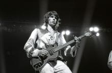 Σαν σήμερα στις 18 Δεκεμβρίου 1943 γεννιέται ο κιθαρίστας των Rolling Stones, Keith Richards Η πορεία του προς την κατάκτηση της κορυφής και ο αγώνας του με τα ναρκωτικά