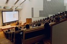 Explainer: Τελικά, η Κυβέρνηση θα ιδρύσει ιδιωτικά Πανεπιστήμια;  Δέκα ερωτήσεις και απαντήσεις σχετικά με τις σχετικές μεταρρυθμίσεις που ανακοίνωσε ο Πρωθυπουργός