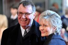 Toμ Γουίλκινσον: Ταυτίστηκε με την ταινία «Άνδρες με τα όλα τους» 