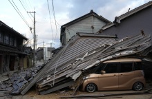 Τουλάχιστον 55 οι νεκροί στην Ιαπωνία από των σεισμό των 7,6 Ρίχτερ - Το 90% των κτιρίων στη Σούζου ενδέχεται να έχει καταστραφεί 