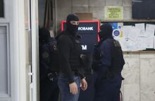  ΡΙΨΗ ΤΗΣ ΝΑΥΤΙΚΗΣ ΦΩΤΟΒΟΛΙΔΑΣ ΣΤΟΝ ΑΣΤΥΝΟΜΙΚΟ ΣΤΑ ΕΠΕΙΣΟΔΙΑ ΕΞΩ ΑΠΟ ΤΟ ΚΛΕΙΣΤΟ ΤΟΥ ΒΟΛΕΪ ΣΤΟ ΡΕΝΤΗ