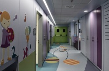 Σε κρίσιμη κατάσταση το 4χρονο παιδί μετά τον ξυλοδαρμό από τον σύντροφο της μητέρας του 