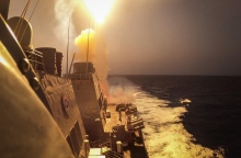 Υεμένη: Καταρρίφθηκε πύραυλος των Χούθι εναντίον αμερικανικού αντιτορπιλικού