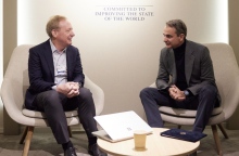 Νταβός: Συνάντηση Μητσοτάκη με τον πρόεδρο της Microsoft για την Τεχνητή Νοημοσύνη