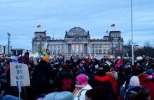 Γερμανία: Εκατοντάδες άνθρωποι στους δρόμους διαδήλωσαν κατά της ακροδεξιάς AfD