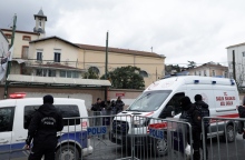 Βίντεο ντοκουμέντο από την επίθεση με έναν νεκρό σε καθολική εκκλησία στην Κωνσταντινούπολη